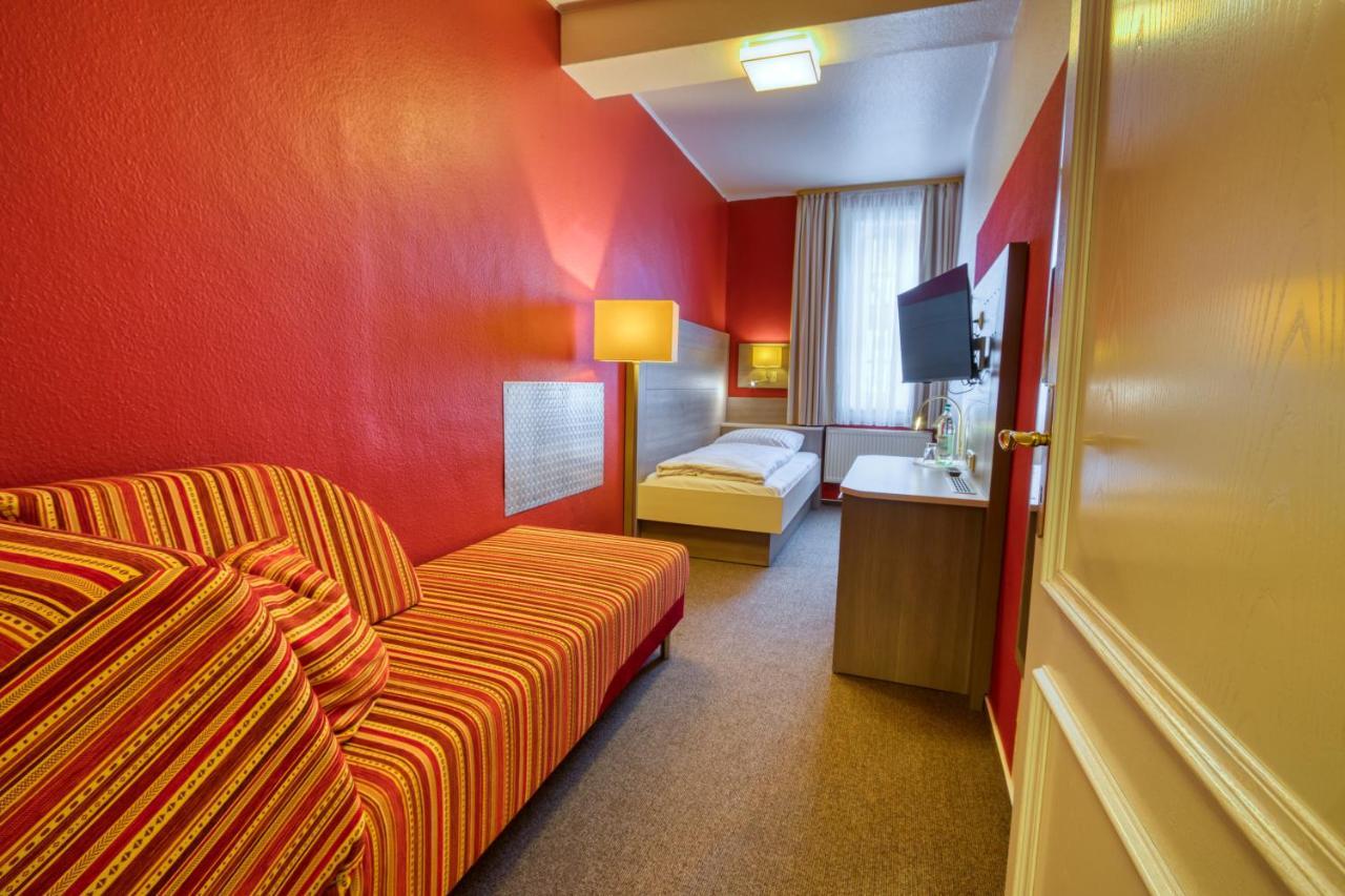 Hotel Goldene Krone Гослар Екстер'єр фото