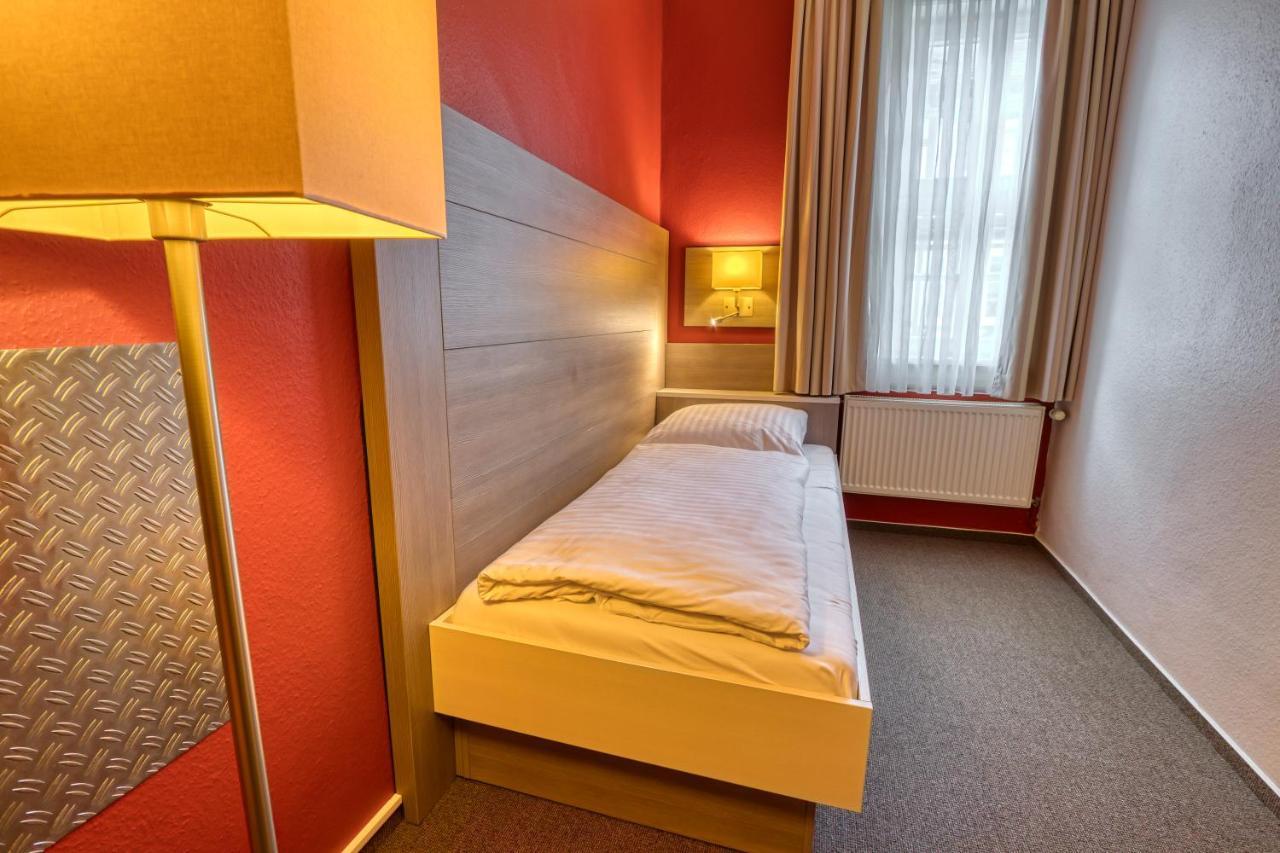 Hotel Goldene Krone Гослар Екстер'єр фото